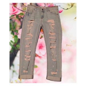 BOYFRIEND DESTROYED CROPPED JEANS..👖👠🧣👜